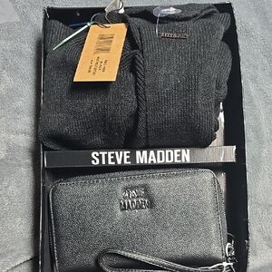 Steve Madden Black Wallet and Socks Set